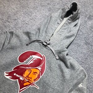 NIKE Buccaneers Pirate Logo NFL Hoodie Men's Small Gray Sweatshirt Front Pockets